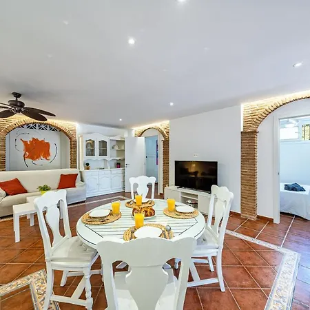 Carmen Garden & Parking بينالماذينا